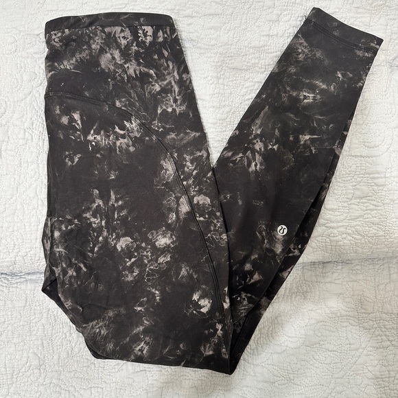 Lululemon Women's Black and Gray Jeans - Picture 3 of 3